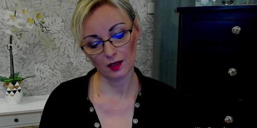 German amateur blonde MILF LUXvanessa with glasses on webcam