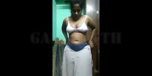 Desi Tamil Aunty Nude Striping Cilps