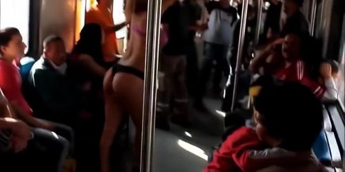 Mujer Luna Bella Goes Topless On A Public Train [1080p AI Upscaled] - Bella A (Bella Luna)
