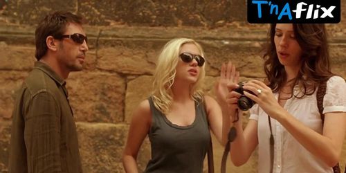 Scarlett Johansson Lesbian Scene  in Vicky Cristina Barcelona