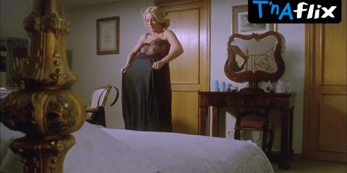 Maria Salerno Butt,  Breasts Scene  in Caray Con El Divorcio