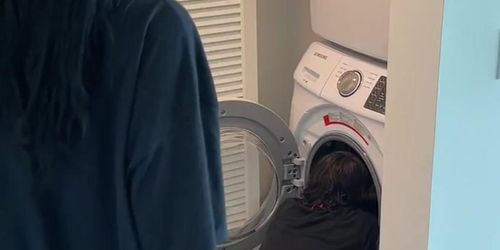 Jameliz gets stuck in washing machine