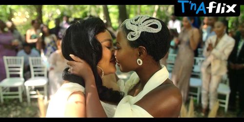 Nambitha Ben-Mazwi Lesbian Scene  in Savage Beauty