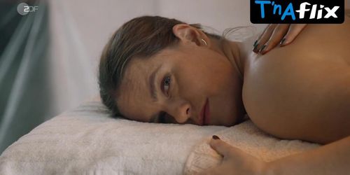 Isabell Polak Lesbian Scene  in Mit Harpunen Schiesst Man Nicht