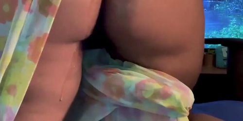 Ebony Squirts Rough On Fingers