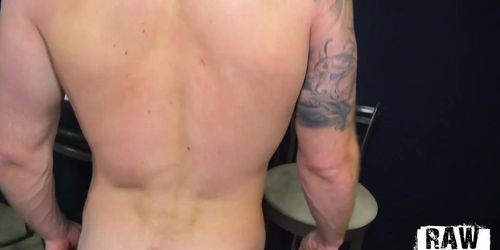 RawFuckBoys Tattooed muscle jock sucked by blindfolded bottom