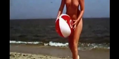 Vintage German Nudists at the Beach - Sonnenfreunde 1980