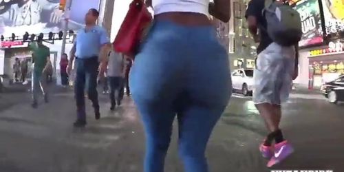 Big asses (Tik Tok)