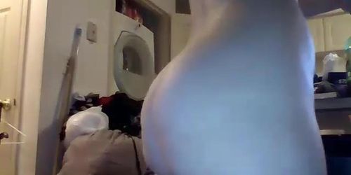 Amateur on webcam showing fat ass