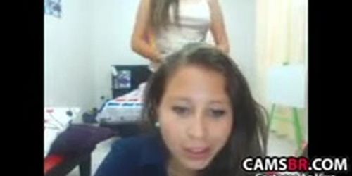 Grupo De Novinhas Mostrando A Buceta Na Webcam