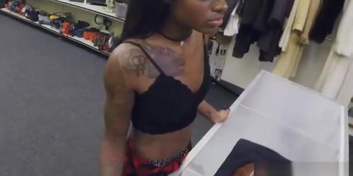 Black woman sells her stuff that turns to rough fucking