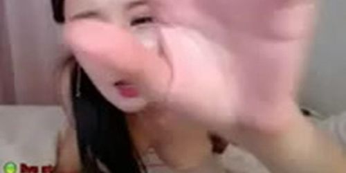 Stunning Korean Camgirl blowjob lesson
