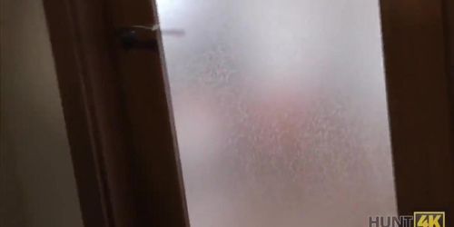 HUNT4K. Pussy help girl make some help for her bf