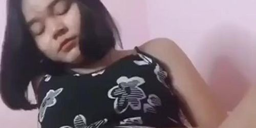 Indonesian girl masturbation