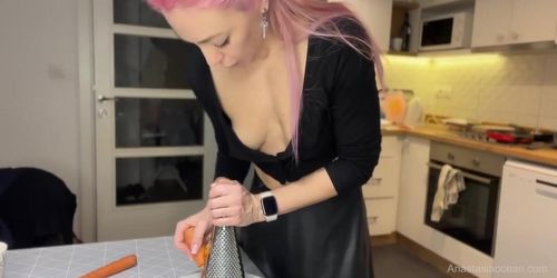 Cooking Downblouse. Hotwifes Diary