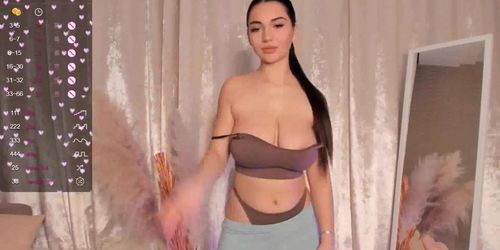 Huge natural tits big booty babe webcam teasing