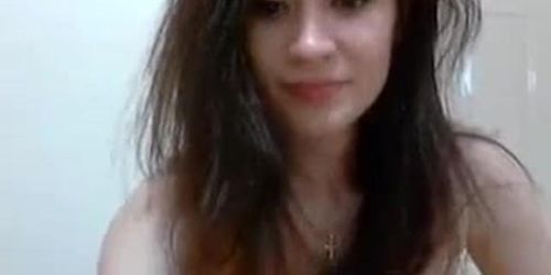 Adorable Webcam Teen Rubs Pussy