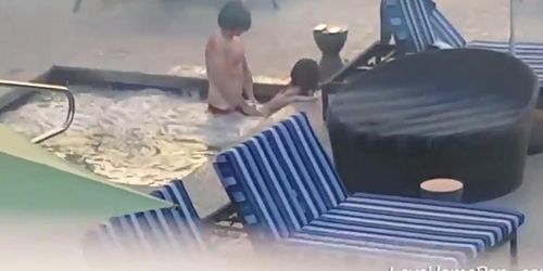 Amateur Couple Is Fucking In A Hot Tub Outside