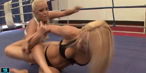 Nuts blondes fight each other