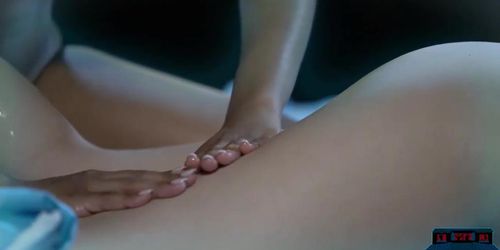 Ebony busty teen rubs brunette hottie in lesbian massage sex (Kendra Heart, Jenna J. Foxx, Jenna Foxx)