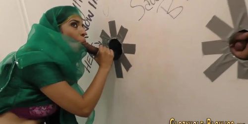 Gloryhole arabian girl