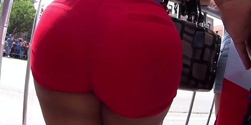 INSANE ASS IN RED SHORTS