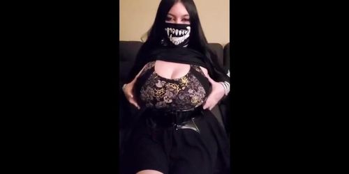 Big goth boobs