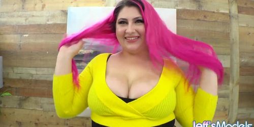 Voluptuous Girl Alexisabuse Entertains Us With Her Dildo Riding Skills