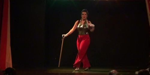 Thick Burlesque Dancer [4/6]