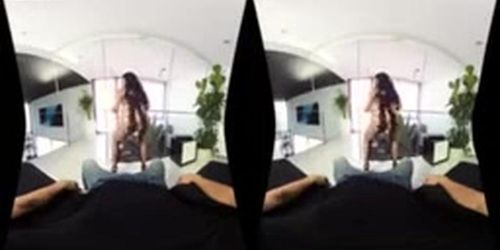 Latina dances and fucks in VR