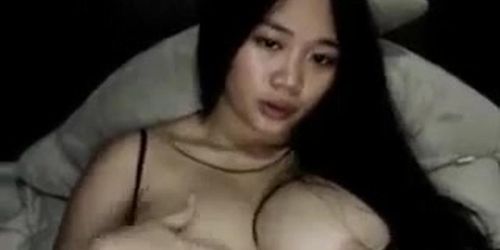 Asian chat girl showing topless big boobs - camtocambabe . com
