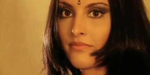 Bollywood indian Girl Smiles xxx (Sahara Knite)
