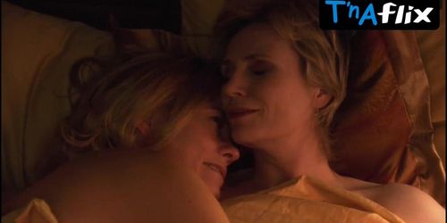Jane Lynch Lesbian Scene  in The L Word (Cybill Shepherd)