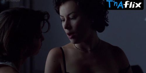 Jennifer Tilly Sexy Scene  in Bound (Gina Gershon)
