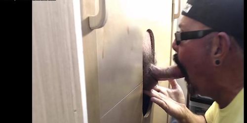 GLORYHOLE HOOKUPS - Gloryhole amateur gaydaddy sucks BFs cock very deep