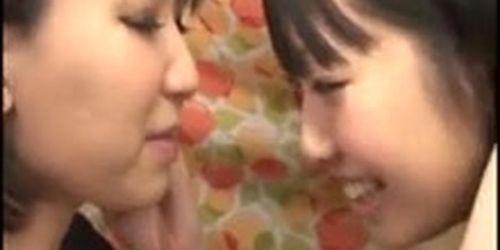 Ep18 Japanese straight women persuaded into having lesbian sex