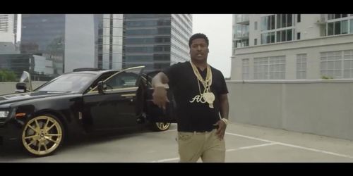 Mizz Twerksum in Music Video "Gold On Em"