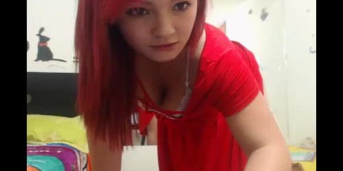 girl shows her boobs on cam