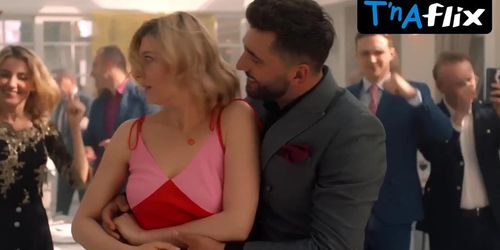 Rodzina porn video – Ina Sobala Breasts Scene  in Rodzina Na Maxa