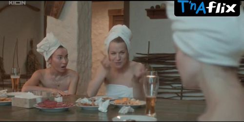 Umeret porn video – Aleksandra Rebenok Breasts Scene  in Kesha Dolzhen Umeret (Yuliya Snigir)