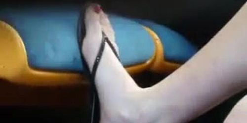 feet size 11