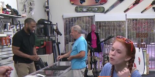 Fooled pawnshop newbie facialized