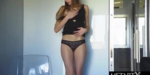 Girl shows her body to make you masturbate to her masturbation