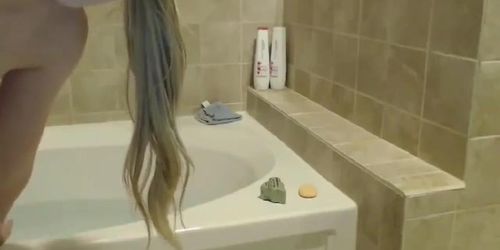 Blonde slut taking shower live webcam