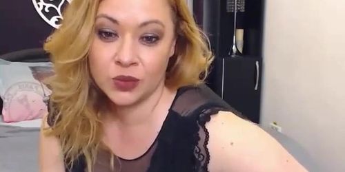 Voluptuous Amateur Slut Orgasm On Cam Show