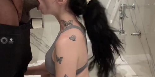 Auhneesh Nicole - Fucking BBC In Toilet At The Bar