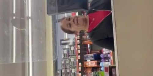 BULGE GIRL FROM LAST VIDEO HAD TO DOUBLE BACK!!