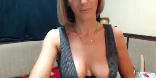 Gorgeous Hot Mommy Orgasming On Live Webcam