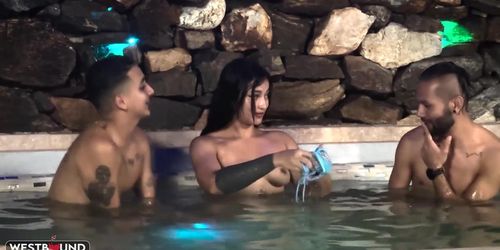 Naughty XXX Threesome in the Jacuzzi with Lola Hendricks