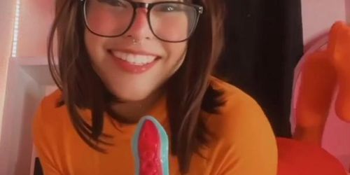 A.Noonez Velma Cosplay